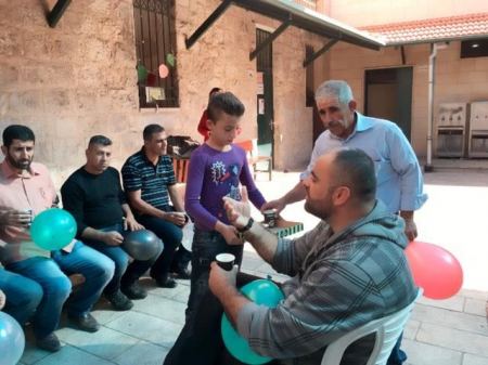بالصور: تامر تطلق حملة " أبي إقرأ لي" في جنين